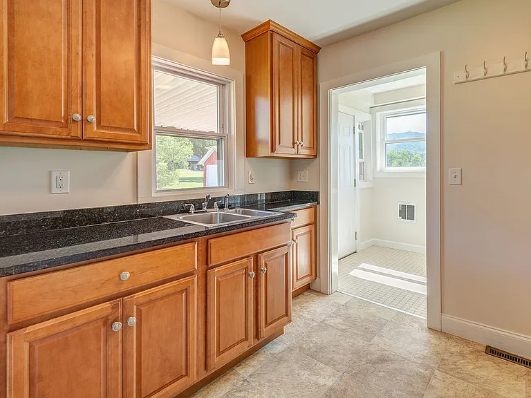 31 Kirstein Rd — Photo 3