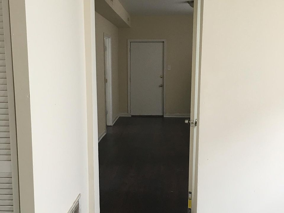 Hallway to Kitchen