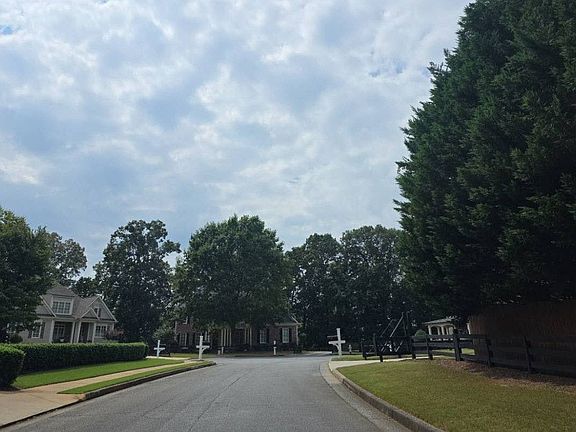 4th image of 750 Mimms Ct NW