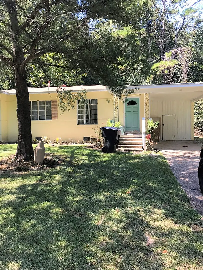 3 BR House Walking Distance to FSU! Available Fall 2027 — Photo 1