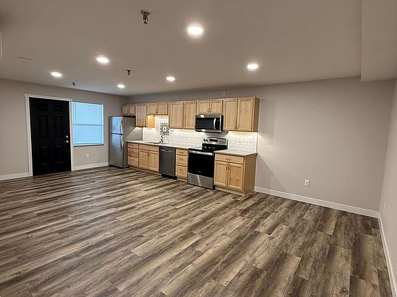 3rd image of 1111 11th Ave N #19