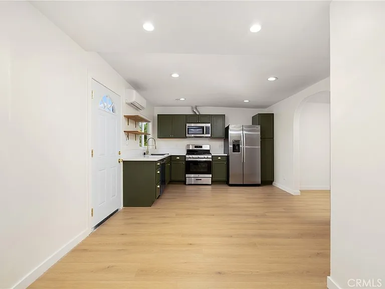 4173 York Blvd — Photo 6