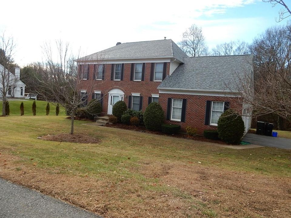 1st image of 9 Langelier Ln