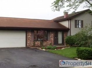 2338 Stepstone Ln, Hanover Park, IL 60133