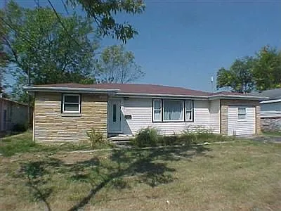 420 W Main St photo 1
