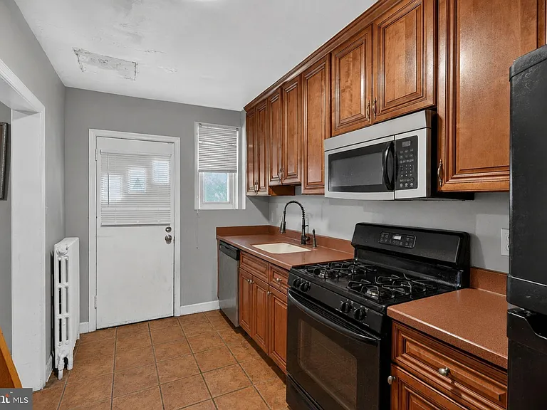 5016 E Capitol St NE — Photo 4