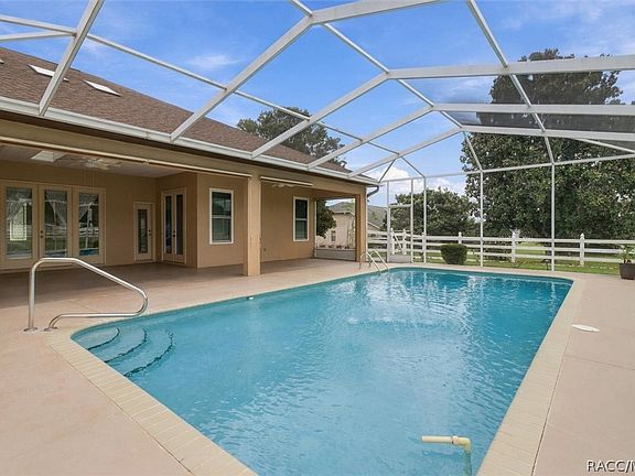 3rd image of 904 N Hambletonian Dr