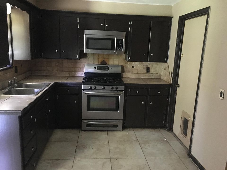 2nd image of 2524 SW 80th St