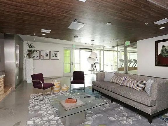 4th image of 11024 Strathmore Dr #2B-2Ba-892Sqft