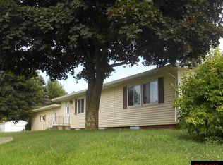 330 3rd St W, Morton, MN 56270