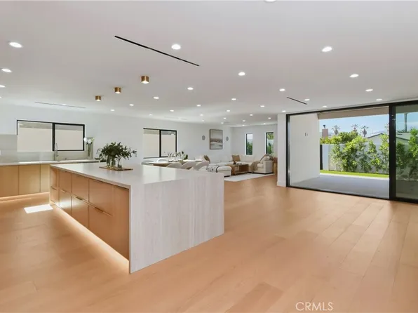 23409 Friar St, Woodland Hills, CA 91367