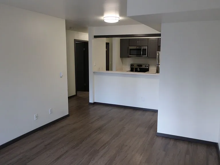 6040 Cali - Spacious 1 & 2 Units | Washer/Dryer | Private Balcony | Lots on Natural Light — Photo 45