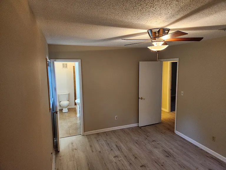 214 Kingston Rd — Photo 10