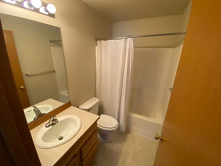 1253 Griggs St — Photo 13