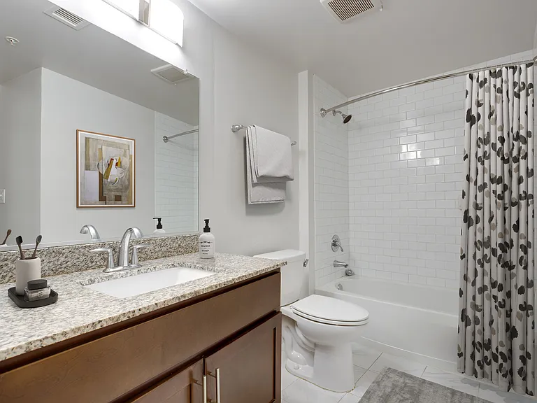 1600 Pennsylvania Ave SE Apartments — Photo 26