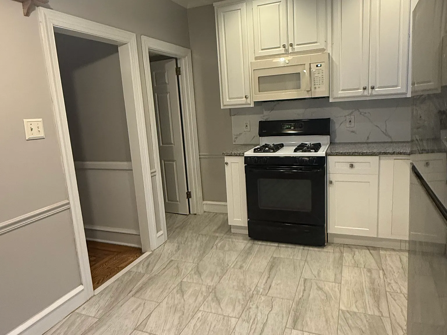 3 bed, 1.5 bath, 1476 sqft, $2,200 — Photo 3