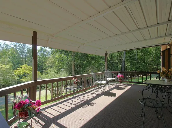 46 Arthur Rdg, Brasstown, NC 28902