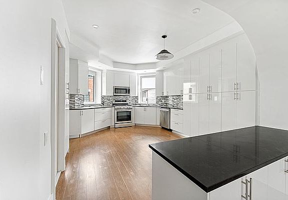 4th image of 1302 Madison Ave