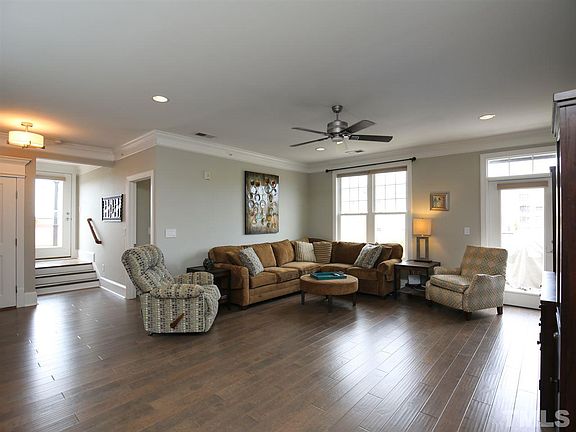 5th image of 501 Finsbury St APT 304