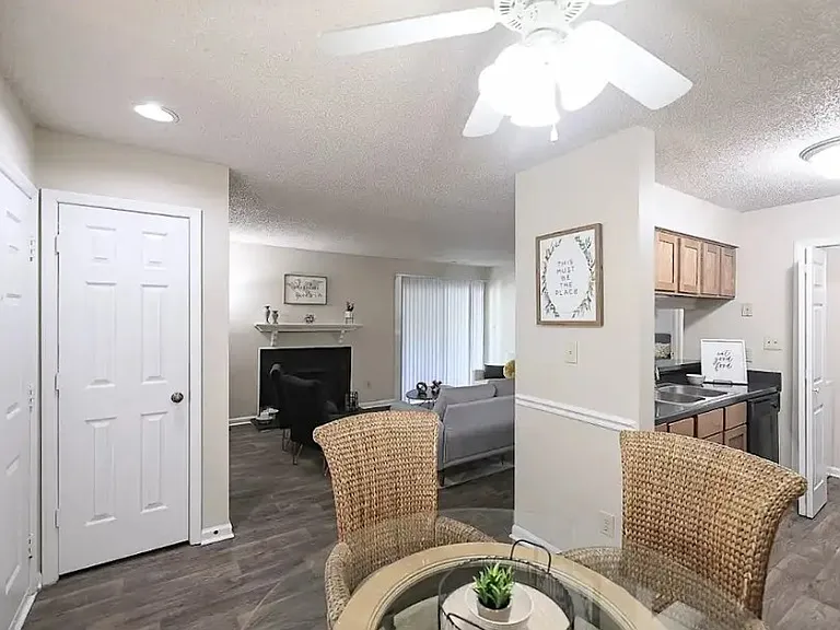 2122 Crossing Way Ct — Photo 6