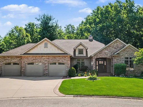 30144 Copperwoods Dr, Granger, IN 46530