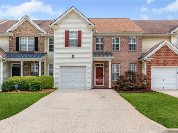 2924 Greyhawk Ln, Cumming, GA 30040