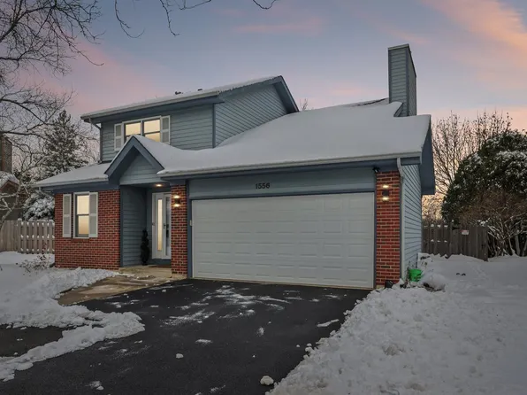 1556 Yew Ct, Gurnee, IL 60031