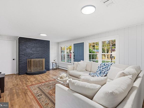 5th image of 30 Highland Dr