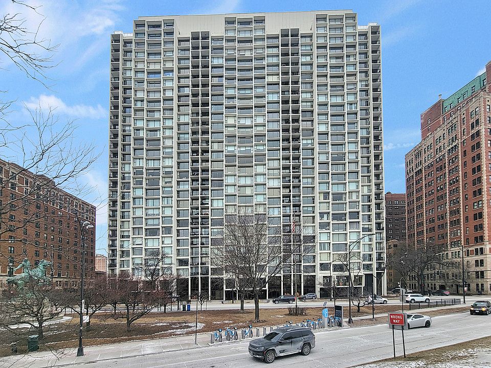 1st image of 3200 N Lake Shore Dr APT 307