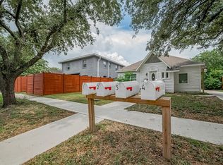 1511 Scharpe St #4, Houston, TX 77023