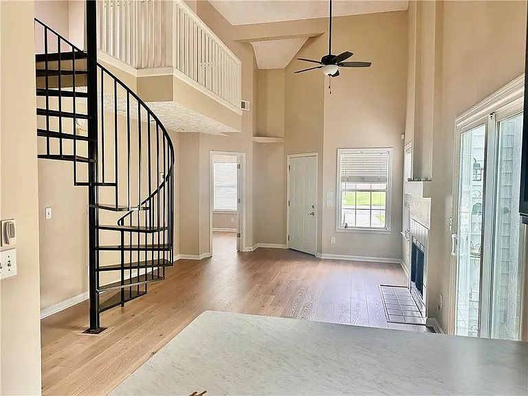 2802 Pine Valley Way NW — Photo 3
