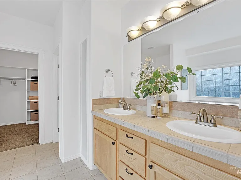 3926 N Waterloo Way — Photo 28