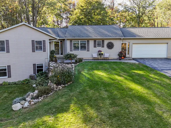 55310 Delong Rd, Marcellus, MI 49067