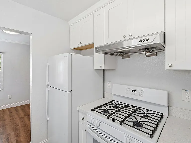 708 Broadway — Photo 2