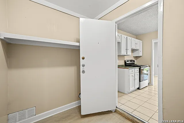 5019 Stockman Dr — Photo 12