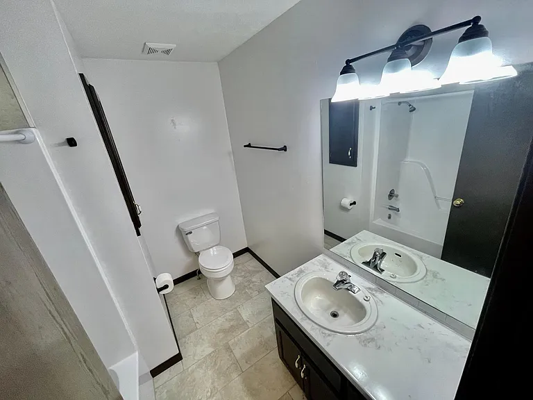 2841 W Silverleaf St — Photo 8