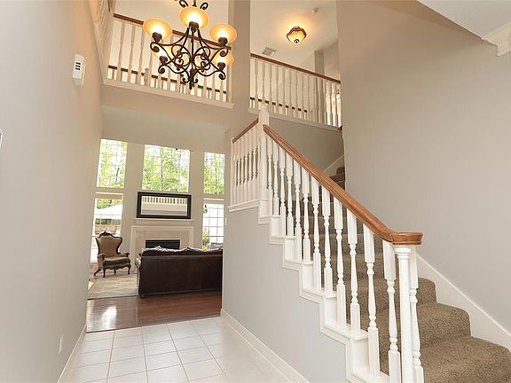 Interior freshly painted in May. Light and bright!