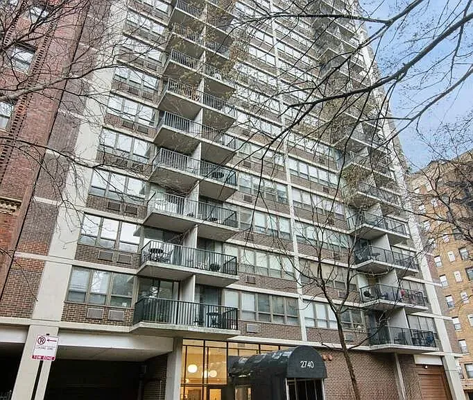 2740 N Pine Grove Ave #2C — Photo 1