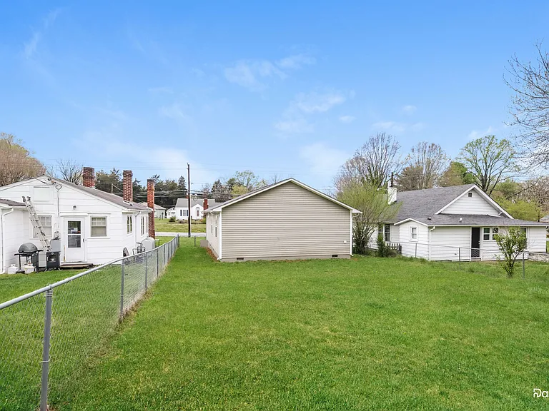 1816 Old Salisbury Rd — Photo 15