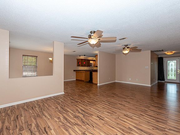 5th image of 5521 Brandon Park Dr