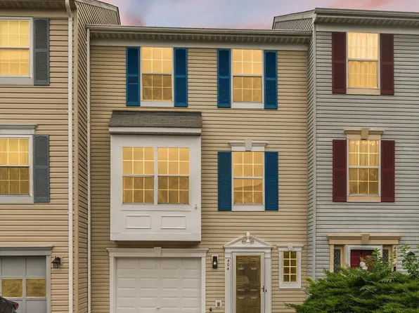 404 Barrows Ct, Fredericksburg, VA 22406