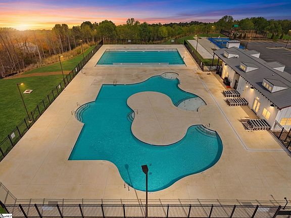 4th image of 243 Sunriff Ct