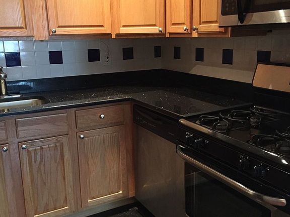 4th image of 11940 Metropolitan Ave APT J1