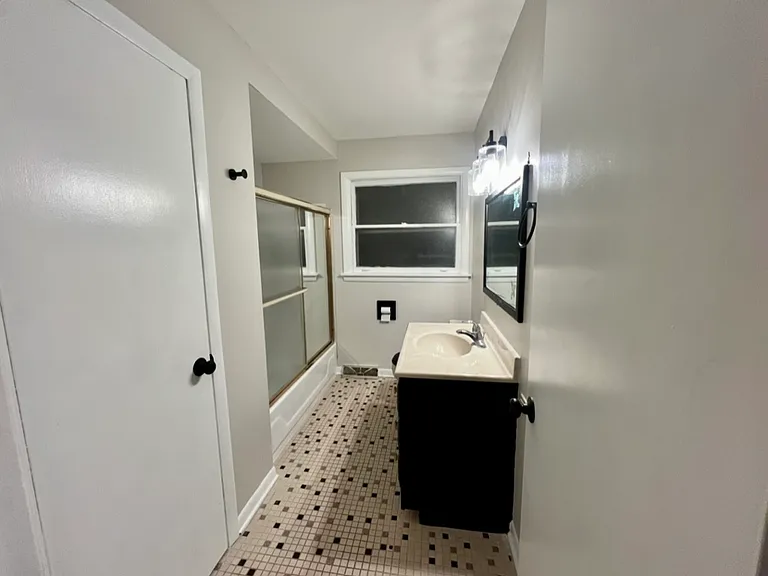 Sherry Ln — Photo 19