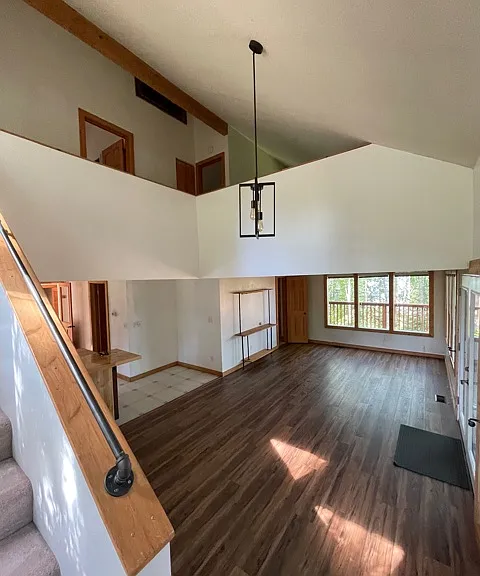 860 S Century Dr — Photo 2