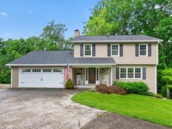 435 Tomahawk Dr, Christiansburg, VA 24073