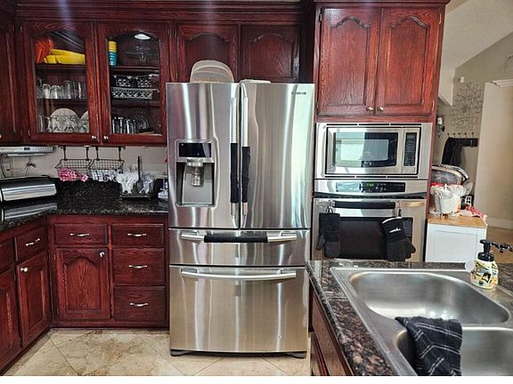 2nd image of 7428 Almeria Ave