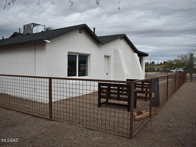 1323 W Speedway Blvd — Photo 7