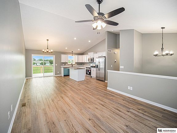 2nd image of 510 Peach St