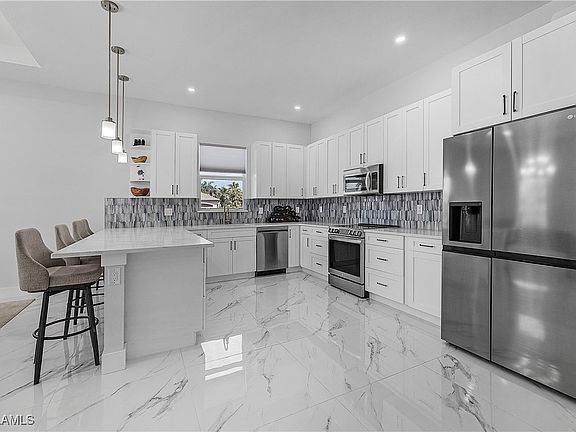 4th image of 3001 SW 23rd Ave